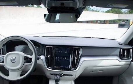 Volvo V60 II, 2021 год, 2 550 000 рублей, 1 фотография