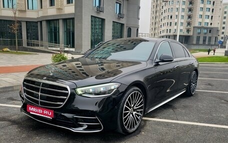 Mercedes-Benz S-Класс, 2022 год, 10 500 000 рублей, 1 фотография