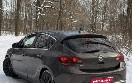 Opel Astra J, 2013 год, 666 000 рублей, 1 фотография