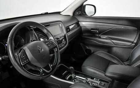 Mitsubishi Outlander III рестайлинг 3, 2019 год, 2 286 790 рублей, 9 фотография