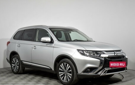 Mitsubishi Outlander III рестайлинг 3, 2019 год, 2 286 790 рублей, 3 фотография