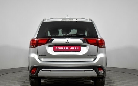 Mitsubishi Outlander III рестайлинг 3, 2019 год, 2 286 790 рублей, 6 фотография