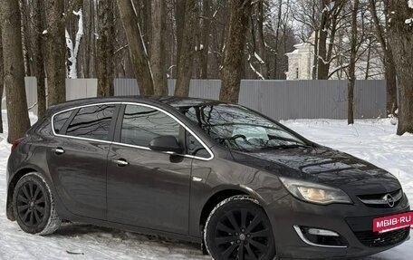 Opel Astra J, 2013 год, 666 000 рублей, 2 фотография