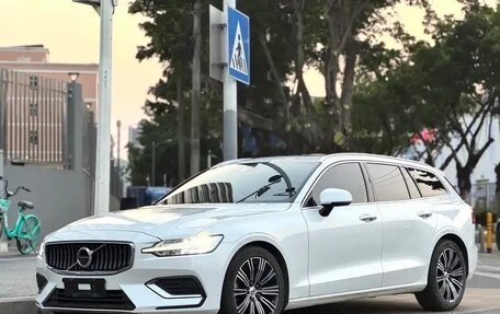 Volvo V60 II, 2021 год, 2 550 000 рублей, 3 фотография