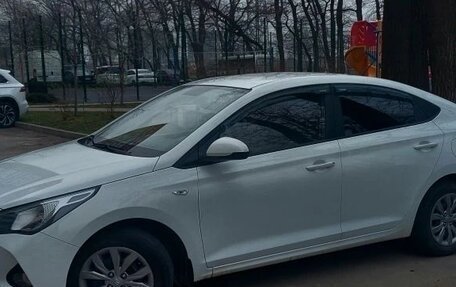 Hyundai Solaris II рестайлинг, 2021 год, 1 650 000 рублей, 3 фотография