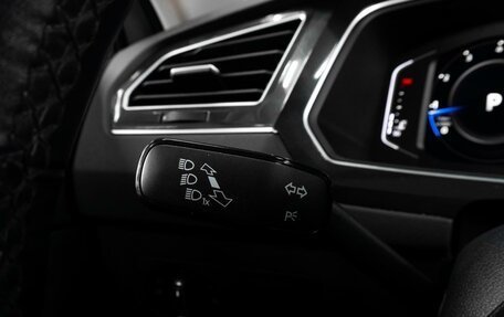 Volkswagen Tiguan II, 2018 год, 2 299 000 рублей, 19 фотография