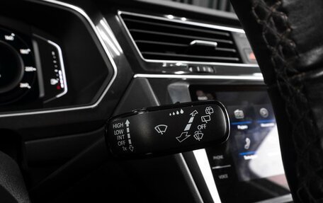 Volkswagen Tiguan II, 2018 год, 2 299 000 рублей, 20 фотография