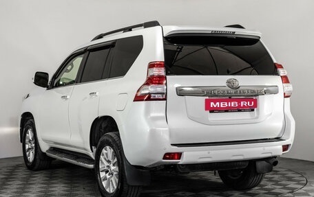 Toyota Land Cruiser Prado 150 рестайлинг 2, 2016 год, 2 999 000 рублей, 8 фотография