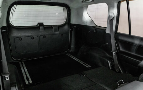 Toyota Land Cruiser Prado 150 рестайлинг 2, 2016 год, 2 999 000 рублей, 23 фотография