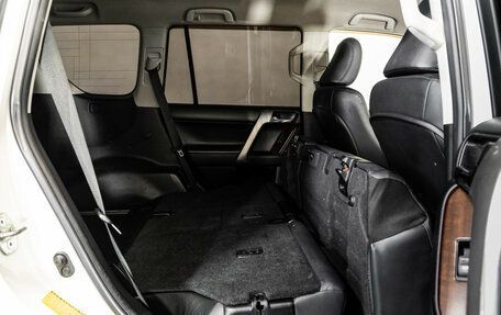 Toyota Land Cruiser Prado 150 рестайлинг 2, 2016 год, 2 999 000 рублей, 24 фотография