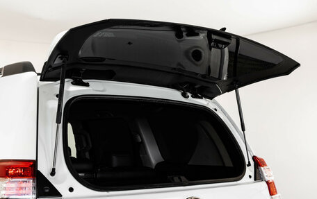 Toyota Land Cruiser Prado 150 рестайлинг 2, 2016 год, 2 999 000 рублей, 26 фотография