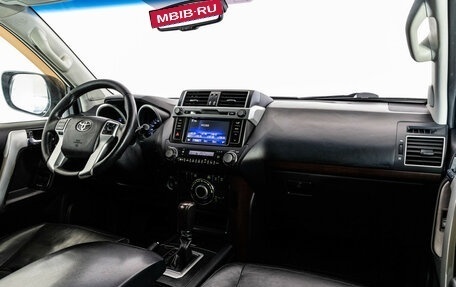 Toyota Land Cruiser Prado 150 рестайлинг 2, 2016 год, 2 999 000 рублей, 10 фотография
