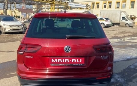 Volkswagen Tiguan II, 2017 год, 2 261 000 рублей, 2 фотография