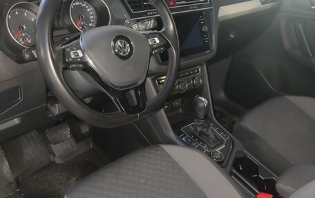 Volkswagen Tiguan II, 2020 год, 2 350 000 рублей, 6 фотография