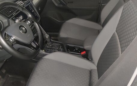 Volkswagen Tiguan II, 2020 год, 2 350 000 рублей, 5 фотография