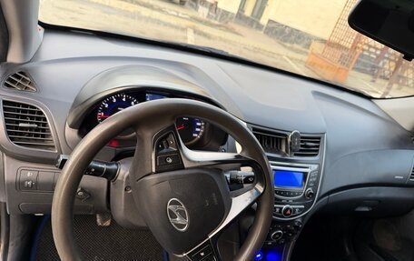 Hyundai Solaris II рестайлинг, 2013 год, 425 000 рублей, 4 фотография