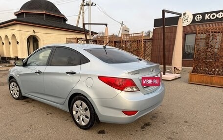 Hyundai Solaris II рестайлинг, 2013 год, 425 000 рублей, 2 фотография