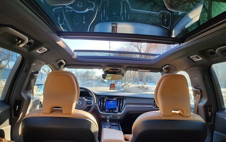 Volvo V60 Cross Country II, 2020 год, 4 500 000 рублей, 9 фотография