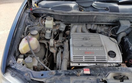 Toyota Harrier, 1999 год, 800 000 рублей, 34 фотография