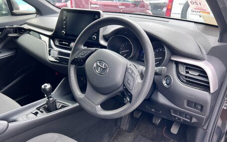 Toyota C-HR I рестайлинг, 2020 год, 2 000 000 рублей, 18 фотография