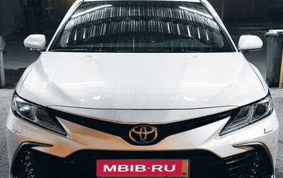 Toyota Camry, 2021 год, 3 650 000 рублей, 1 фотография