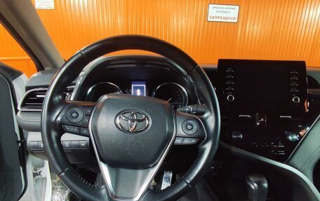 Toyota Camry, 2021 год, 3 650 000 рублей, 16 фотография