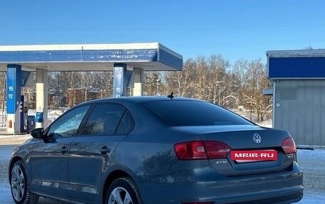 Volkswagen Jetta VI, 2013 год, 730 000 рублей, 3 фотография