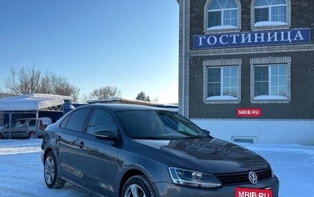 Volkswagen Jetta VI, 2013 год, 730 000 рублей, 2 фотография