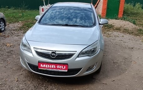 Opel Astra J, 2012 год, 780 000 рублей, 1 фотография