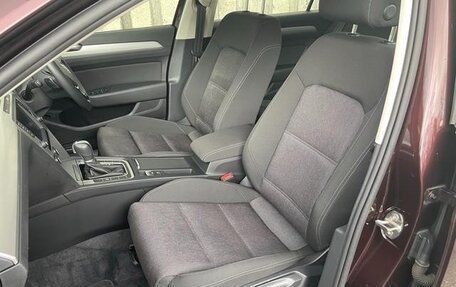 Volkswagen Passat B8 рестайлинг, 2017 год, 1 290 000 рублей, 13 фотография