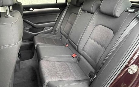 Volkswagen Passat B8 рестайлинг, 2017 год, 1 290 000 рублей, 14 фотография