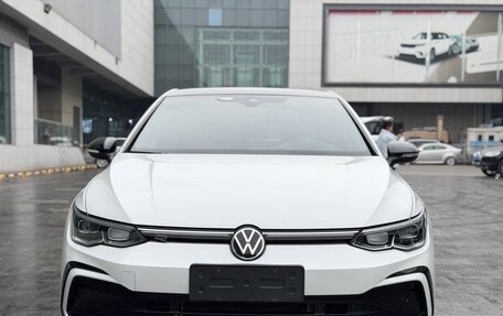 Volkswagen Golf VIII, 2023 год, 2 270 000 рублей, 2 фотография