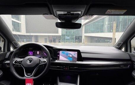 Volkswagen Golf VIII, 2023 год, 2 270 000 рублей, 7 фотография