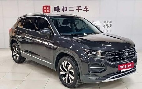 Volkswagen Touran III, 2022 год, 2 430 000 рублей, 4 фотография