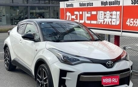 Toyota C-HR I рестайлинг, 2017 год, 1 235 001 рублей, 2 фотография
