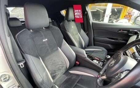 Toyota C-HR I рестайлинг, 2017 год, 1 235 001 рублей, 9 фотография