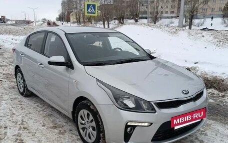 KIA Rio IV, 2018 год, 1 300 000 рублей, 2 фотография