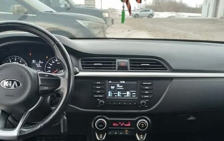 KIA Rio IV, 2018 год, 1 300 000 рублей, 7 фотография