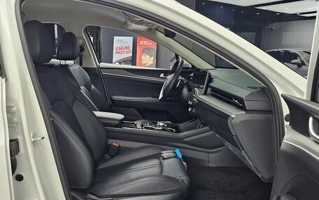 KIA K5, 2023 год, 2 220 000 рублей, 12 фотография