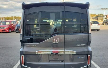 Honda Stepwgn IV, 2018 год, 2 050 000 рублей, 5 фотография