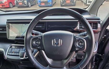 Honda Stepwgn IV, 2018 год, 2 050 000 рублей, 13 фотография