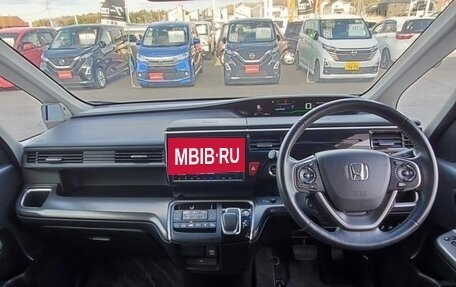 Honda Stepwgn IV, 2018 год, 2 050 000 рублей, 12 фотография