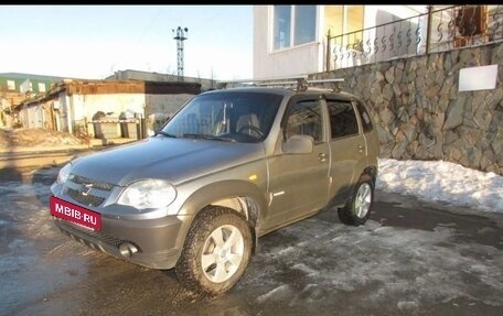 Chevrolet Niva I рестайлинг, 2010 год, 520 000 рублей, 2 фотография