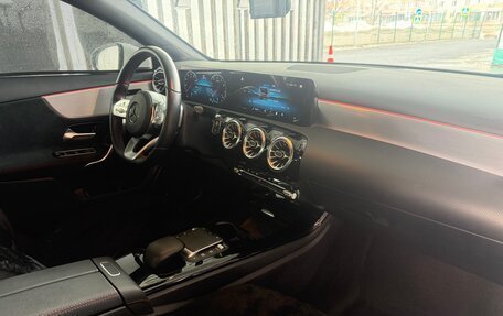 Mercedes-Benz A-Класс, 2021 год, 3 300 000 рублей, 4 фотография