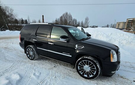 Cadillac Escalade III, 2011 год, 1 800 000 рублей, 3 фотография