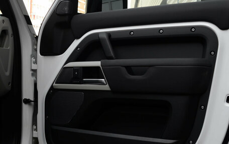 Land Rover Defender II, 2021 год, 6 195 000 рублей, 32 фотография