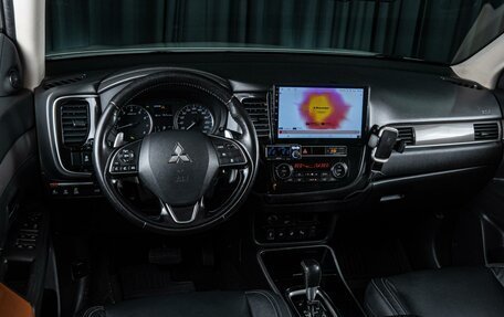 Mitsubishi Outlander III рестайлинг 3, 2019 год, 3 559 000 рублей, 6 фотография