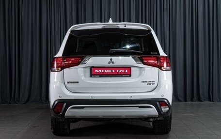 Mitsubishi Outlander III рестайлинг 3, 2019 год, 3 559 000 рублей, 4 фотография