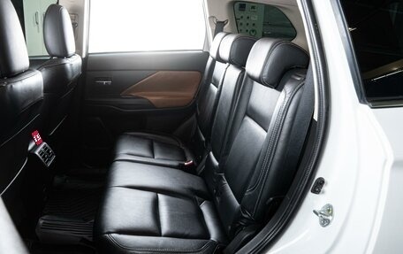 Mitsubishi Outlander III рестайлинг 3, 2019 год, 3 559 000 рублей, 9 фотография