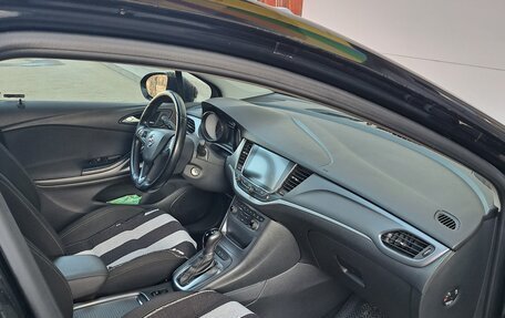 Opel Astra K, 2017 год, 1 400 000 рублей, 11 фотография